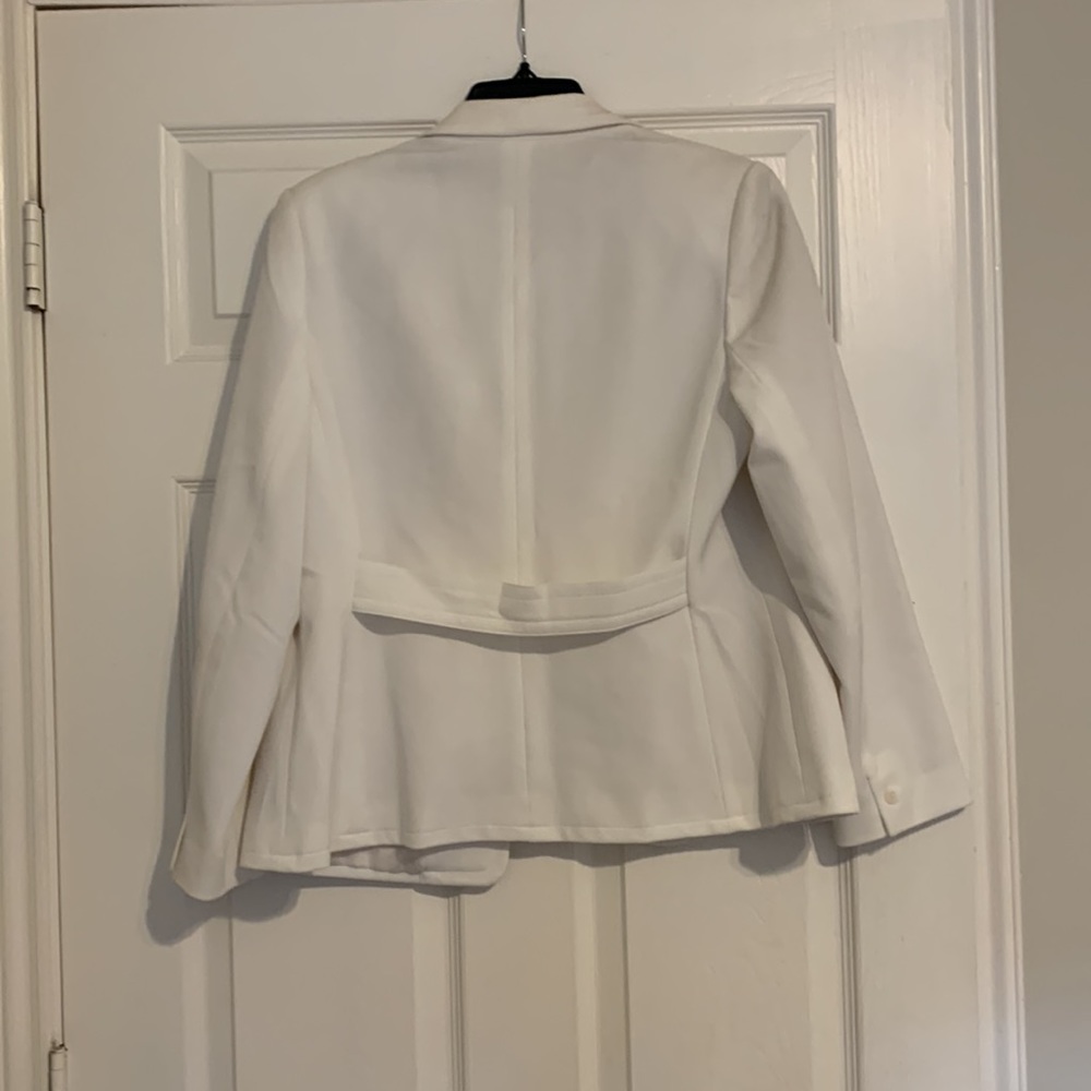 White Woman's Apostrophe Blazer - Picture 7 of 7